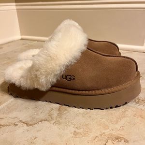 UGG disquet slippers